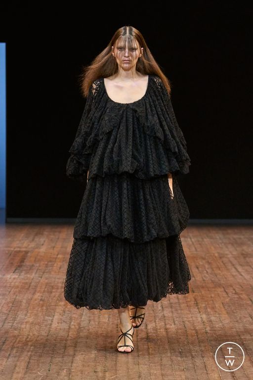 FW25 Viktor & Rolf Look 16
