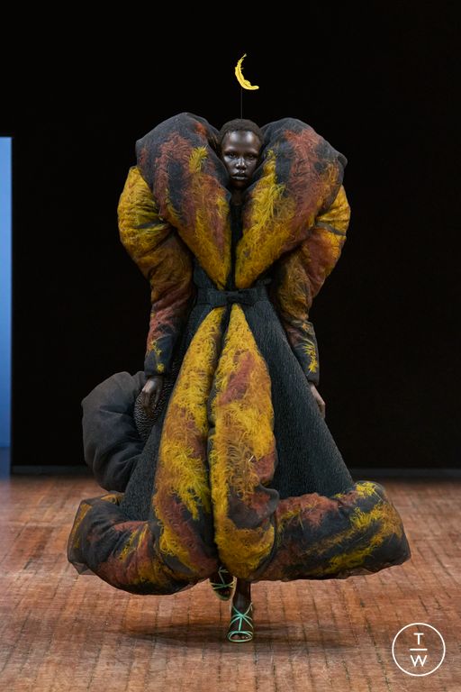 FW25 Viktor & Rolf Look 21