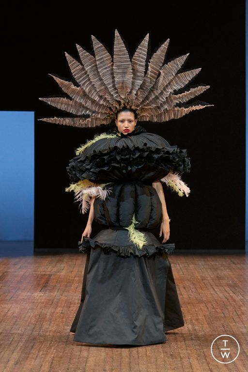 FW25 Viktor & Rolf Look 23
