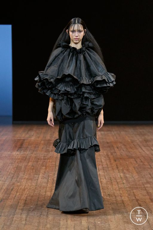 FW25 Viktor & Rolf Look 24