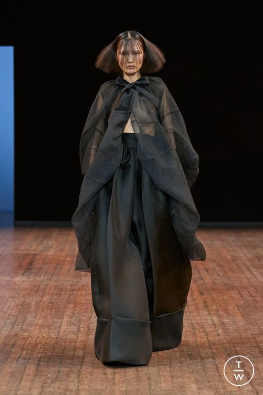 FW25 Viktor & Rolf Look 26