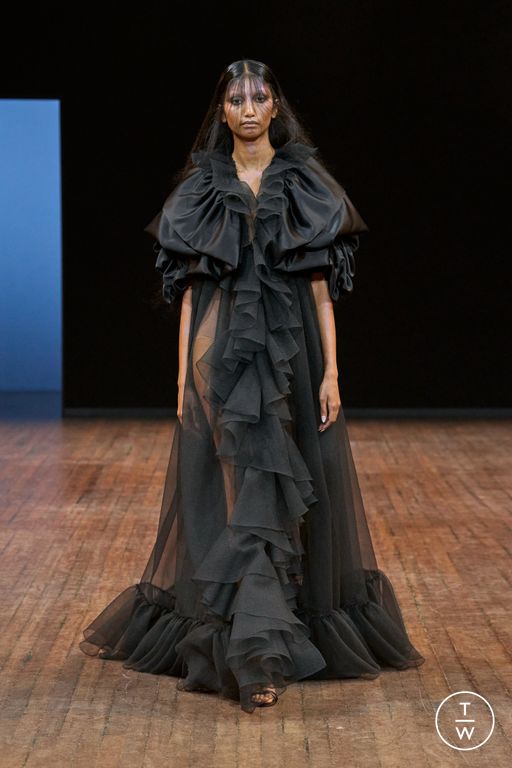 FW25 Viktor & Rolf Look 28
