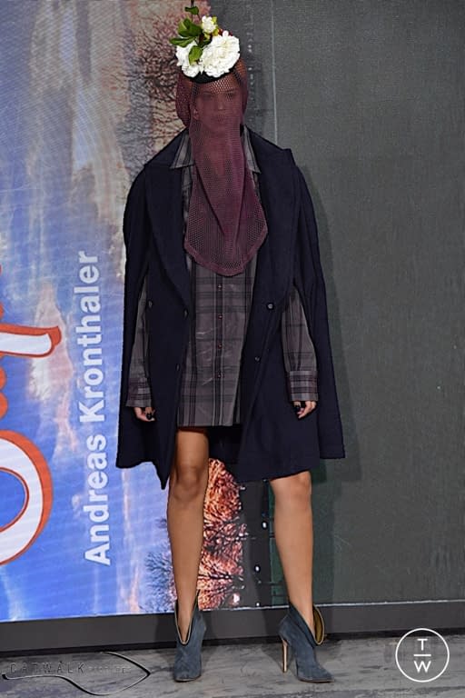 SS22 Andreas Kronthaler for Vivienne Westwood Look 37