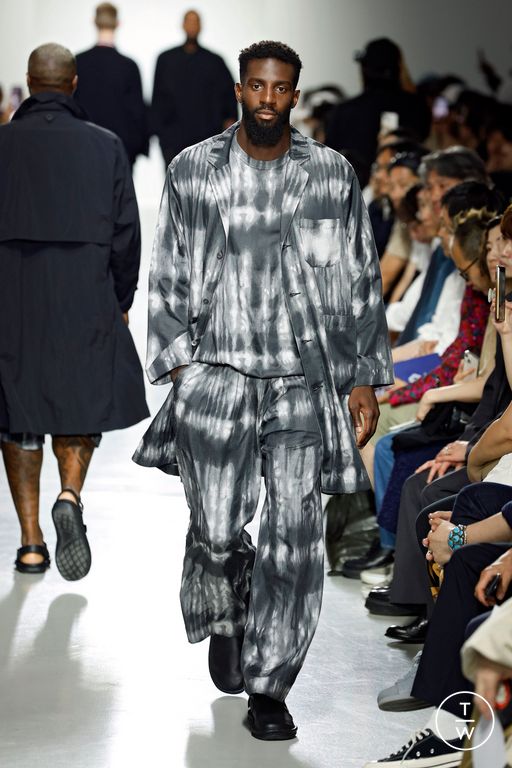 Spring-Summer 2025 White Mountaineering Look 26