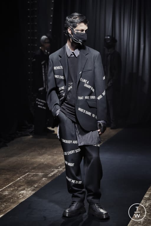 FW21 Yohji Yamamoto Look 15