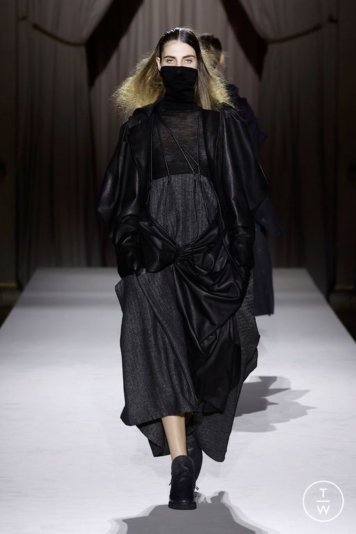 FW25 Yohji Yamamoto Look 2