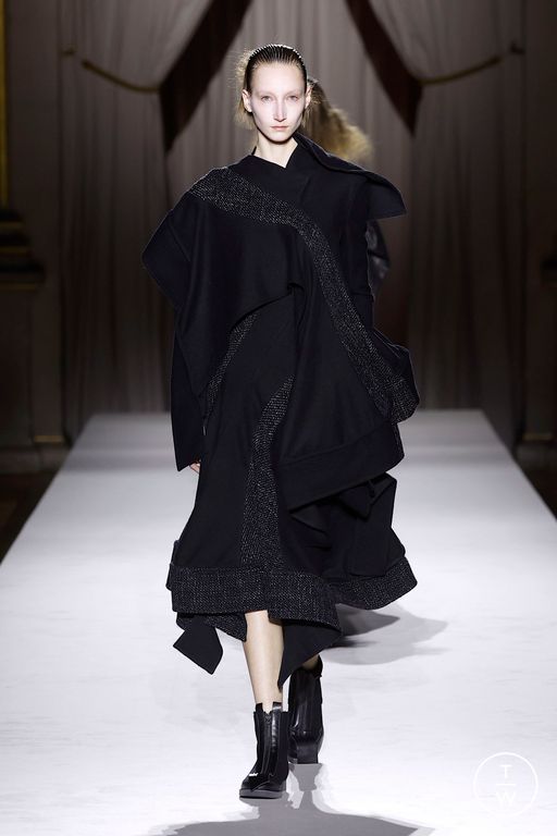 FW25 Yohji Yamamoto Look 3