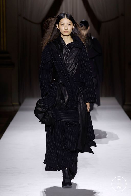 FW25 Yohji Yamamoto Look 11
