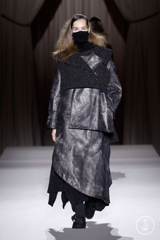 FW25 Yohji Yamamoto Look 13