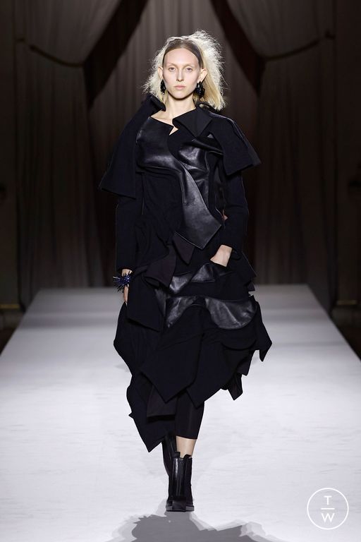 FW25 Yohji Yamamoto Look 14
