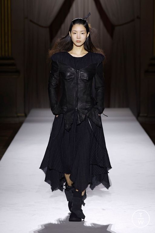 FW25 Yohji Yamamoto Look 19
