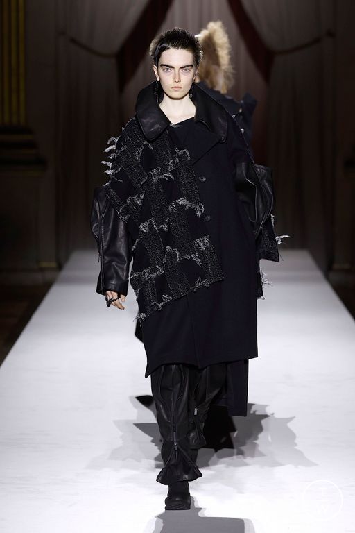 FW25 Yohji Yamamoto Look 31