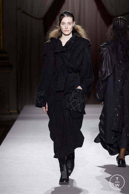 FW25 Yohji Yamamoto Look 33