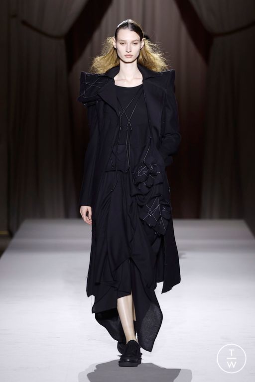 FW25 Yohji Yamamoto Look 34