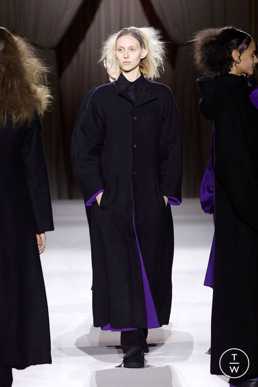 FW25 Yohji Yamamoto Look 39