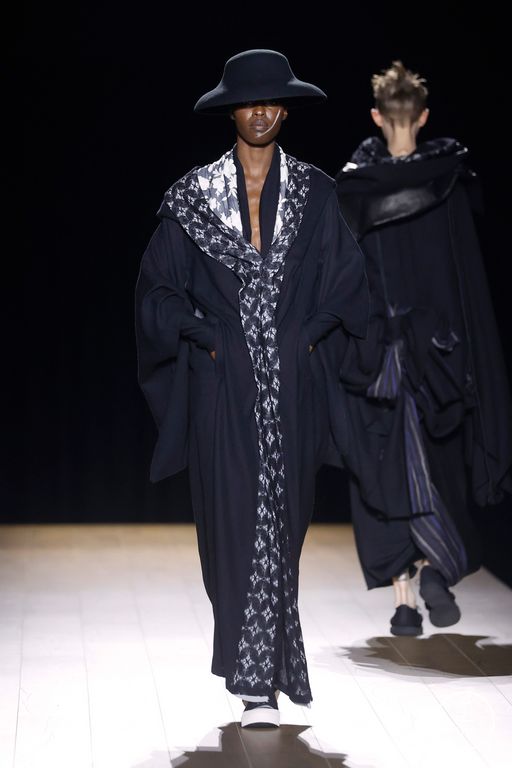 FW26 Yohji Yamamoto Look 16