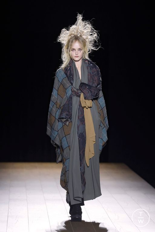 FW26 Yohji Yamamoto Look 21