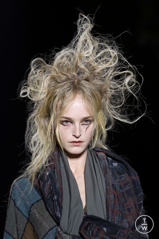 FW26 Yohji Yamamoto Look 22