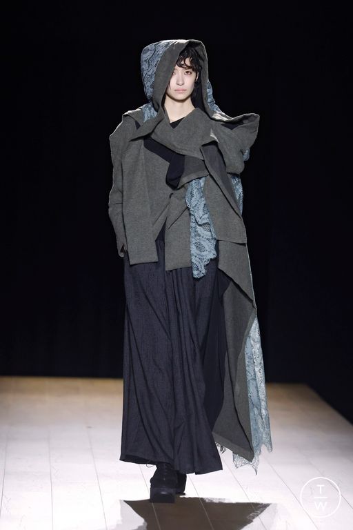 FW26 Yohji Yamamoto Look 23