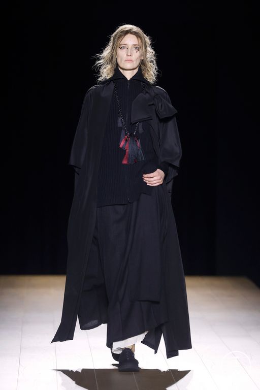 FW26 Yohji Yamamoto Look 28