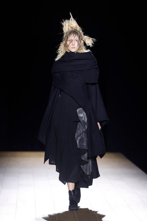 FW26 Yohji Yamamoto Look 34