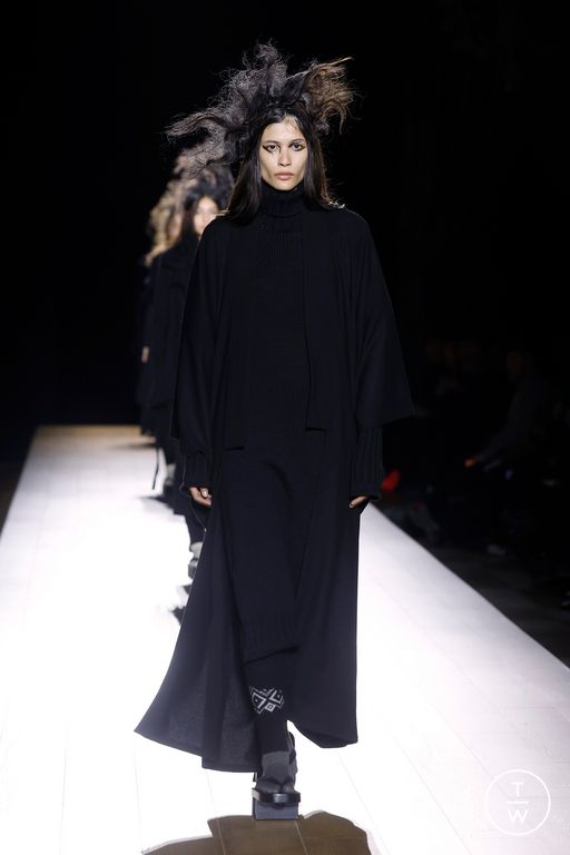 FW26 Yohji Yamamoto Look 41