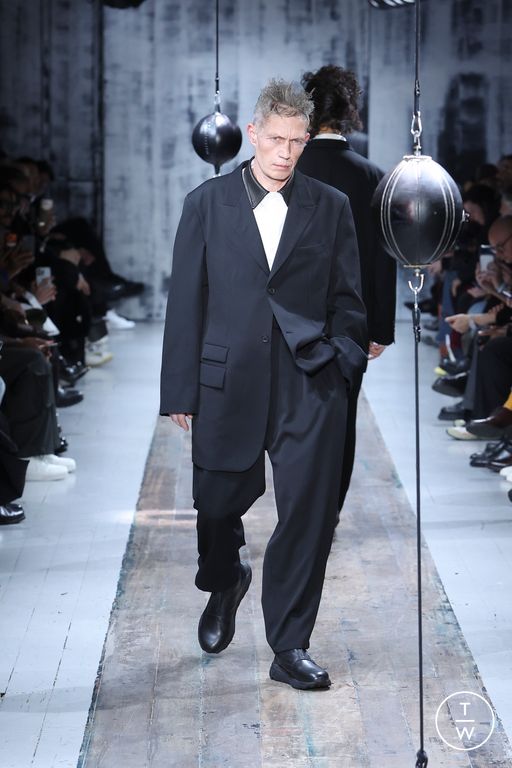 FW26 Yohji Yamamoto Look 13