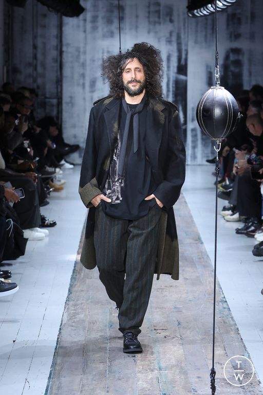 FW26 Yohji Yamamoto Look 28