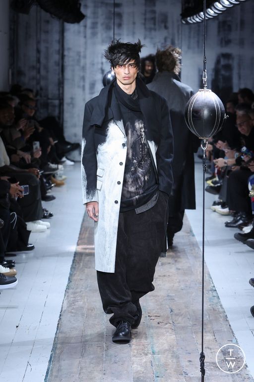 FW26 Yohji Yamamoto Look 30