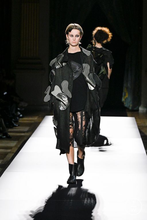 SS25 Yohji Yamamoto Look 20