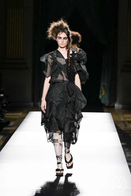 SS25 Yohji Yamamoto Look 22