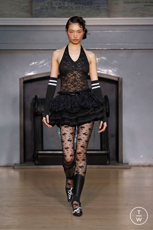 Spring-Summer 2025 Yuhan Wang Look 8