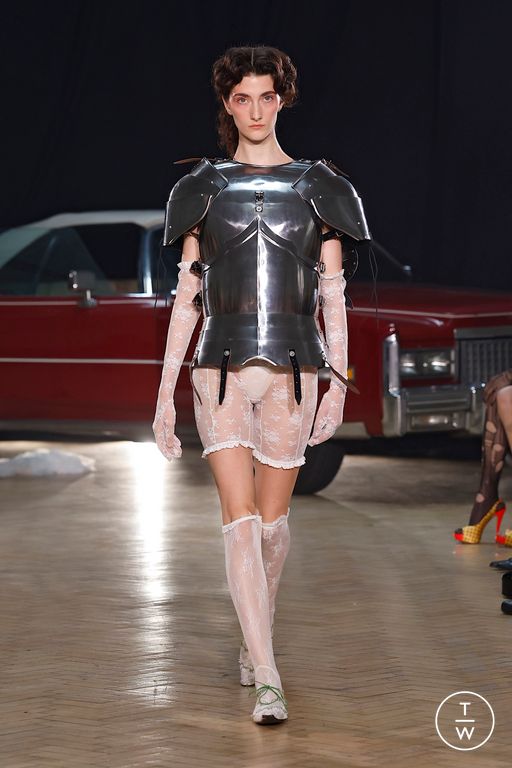 SS26 Yuhan Wang Look 15