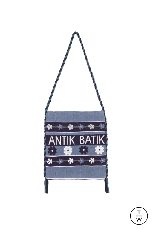 SS22 Antik Batik Look 1
