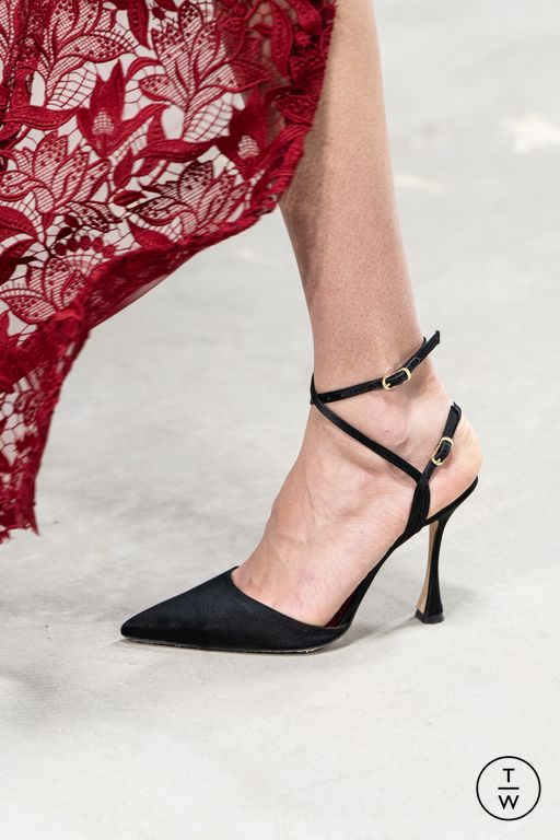 FW25 Carolina Herrera Look 34
