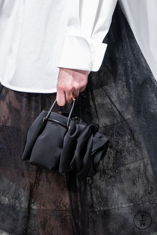 FW25 Carolina Herrera Look 49
