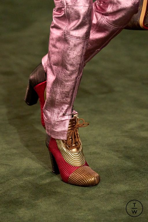 RS27 Louis Vuitton Look 12