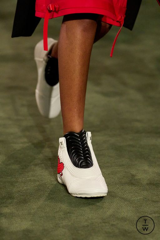 RS27 Louis Vuitton Look 35