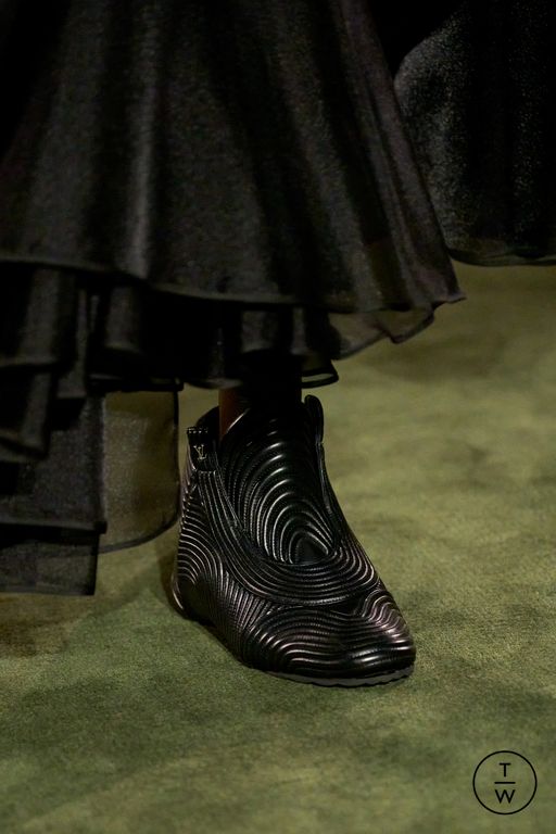 RS27 Louis Vuitton Look 36