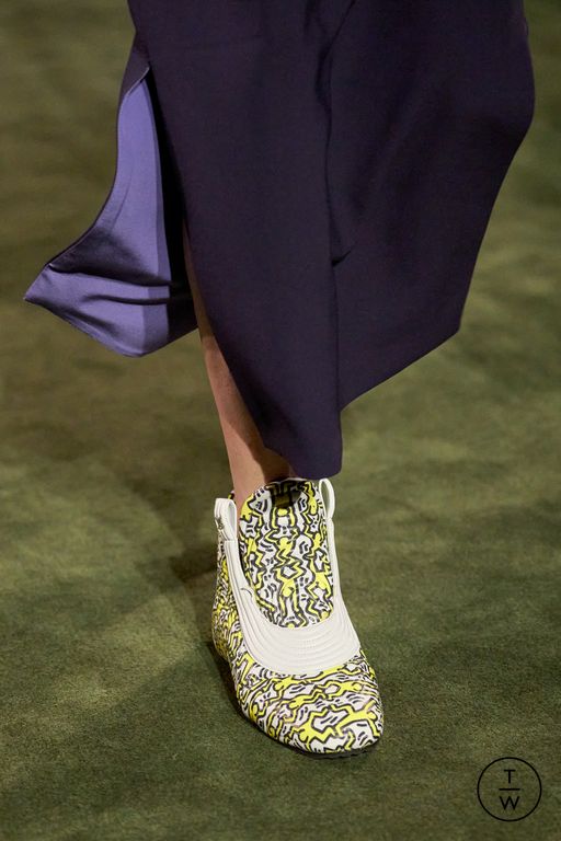 RS27 Louis Vuitton Look 45