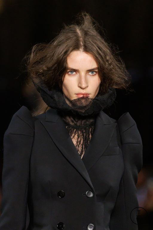 FW25 McQueen Look 3