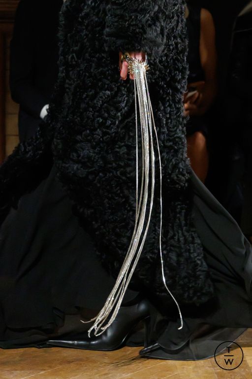 FW25 McQueen Look 16