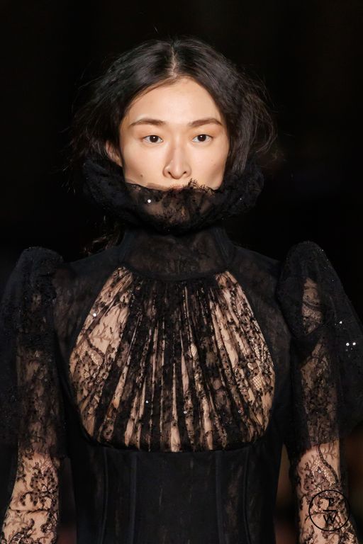 FW25 McQueen Look 19
