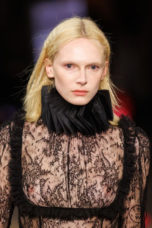 FW25 McQueen Look 20