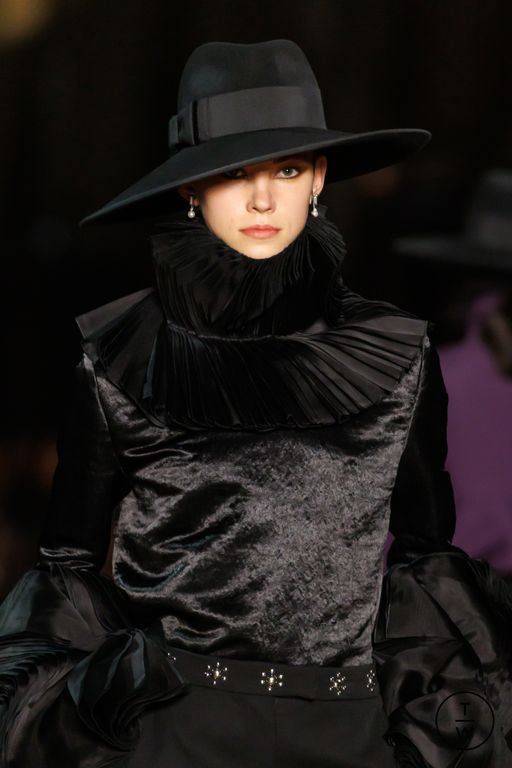 FW25 McQueen Look 34