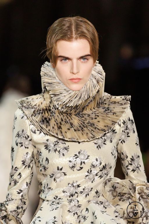 FW25 McQueen Look 54