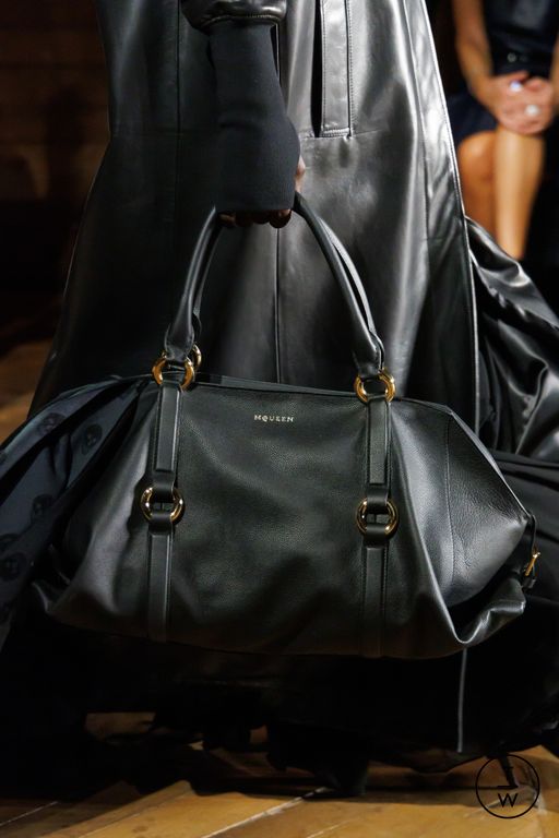 FW25 McQueen Look 77