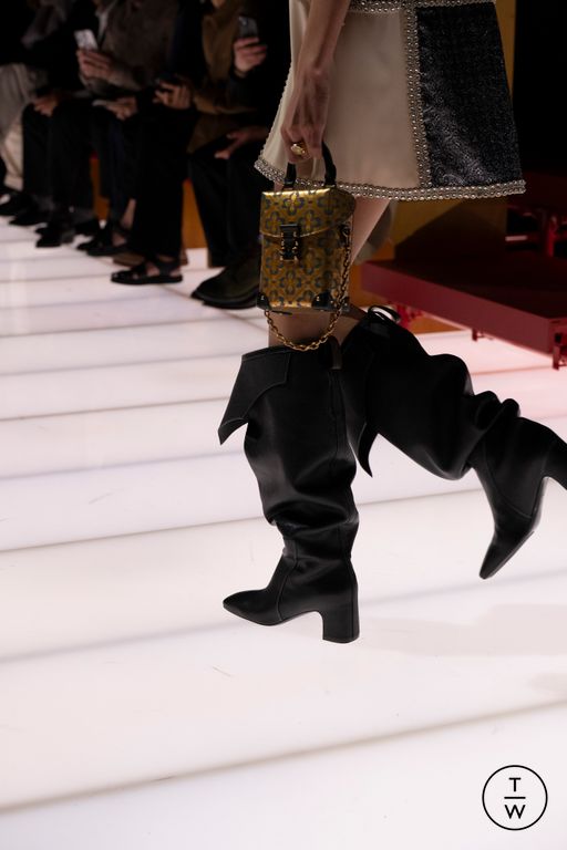 RS 26 Louis Vuitton Look 47