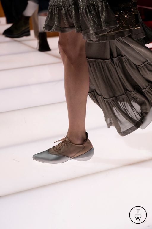 RS 26 Louis Vuitton Look 51