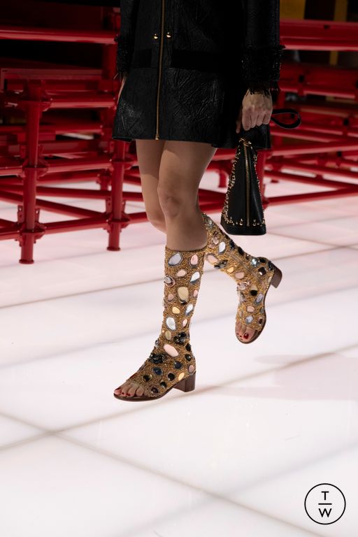 RS 26 Louis Vuitton Look 57